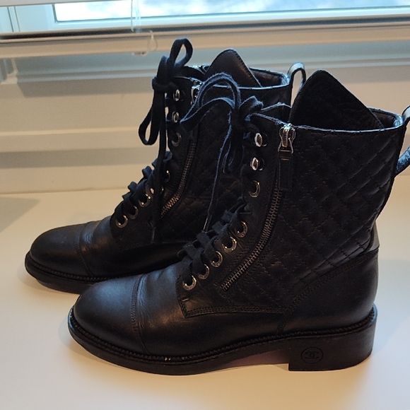 Chanel Quilted Lace-Up Boots, Size 39.5 - Picture 2 of 16